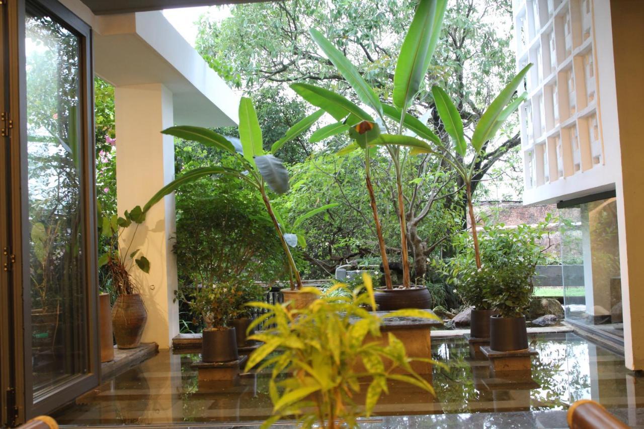 Nam Mua Boutique Hotel Hue Buitenkant foto